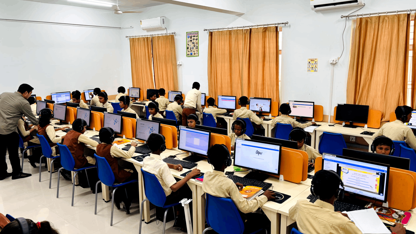 Apt Coder Conducts Successful Coding Workshop in Noida